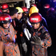 Bangladešo sostinėje per gaisrą gamykloje žuvo mažiausiai 13 žmonių