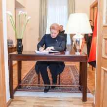 D. Grybauskaitė pagerbė išpuolio Ankaroje aukų atminimą