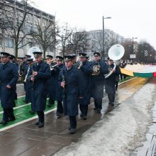 Kauniečiai Kovo 11-ąją išskleidė pusės kilometro trispalvę