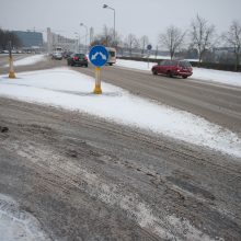 Sniegas Kaune sukėlė vairuotojų pyktį: ar bent viena gatvė nuvalyta?