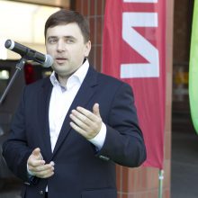 Vilniuje atidaryta elektromobilių greitojo įkrovimo aikštelė