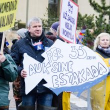 Rusniškiai prie Seimo reikalauja juos „sujungti su Lietuva“