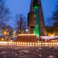 V. Adamkus: reikia aiškiai pasakyti vėžiui, kad nepasiduosite