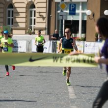 Vilniaus gatves užplūdo bėgikai: daug kur ribojamas eismas