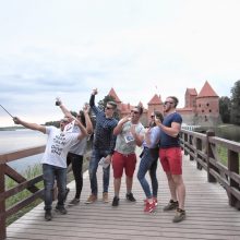 Trakų pilį supa gausios festivalyje „Radistai Castle'17“ šėlsiančių žiūrovų pajėgos