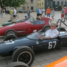 Kauniečiams pristatyti legendiniai bolidai, lenktyniausiantys Kačerginėje