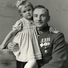 Mažoji Edita su tėčiu J. Zaborskiu