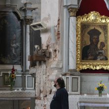 Šv. Jurgio Kankinio bažnyčia dabinasi vitražais