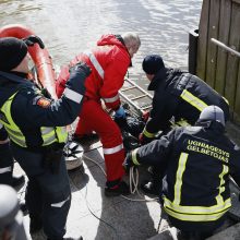 Surado: antradienį prieš vidurdienį į Šiaurinį ragą iškviestos specialiosios tarnybos iš vandens ištraukė kūną.