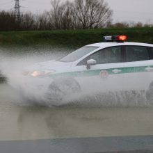 Būsimi policininkai mokosi ir ekstremalaus vairavimo