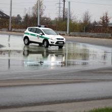 Būsimi policininkai mokosi ir ekstremalaus vairavimo