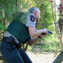 Mokykloje šaudo, policija šturmuoja pastatą – gerai, kad tik pratybos