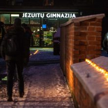 Sausio 13-osios rytą prie Kauno jėzuitų gimnazijos sužibo vilties takas