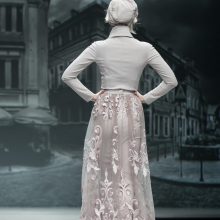 L. Salasevičius pristatė vakarinių suknelių kolekciją „Miesto raganos“