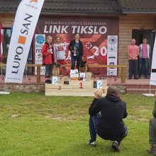 Kauno rajone vyko pirmasis šunų biatlonas: iššūkių netrūko ir keturkojų šeimininkams