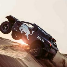 „Peugeot“ pristatė savo naują Dakaro ralyje dalyvausiantį „2008 DKR16“