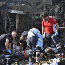 Traukinio avarijos Turkijoje aukų padaugėjo iki 24
