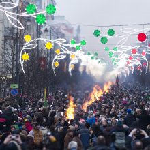 Šimtmečio proga Vilniuje suliepsnojo laužai