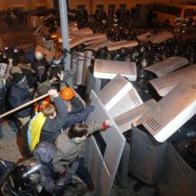 Protesto akcija Kijevo Nepriklausomybės aikštėje peraugo į visuotinį streiką