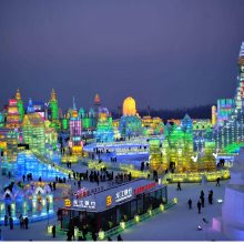 Kinijoje – įspūdingas tarptautinis ledo skulptūrų festivalis