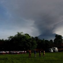 Dėl galimo ugnikalnio išsiveržimo Balio saloje – masinė evakuacija 