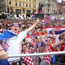 Zagrebe dešimtys tūkstančių žmonių pasveikino sugrįžusią futbolo rinktinę