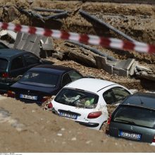 Florencijoje atsivėrusi smegduobė prarijo 20 automobilių