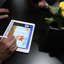 „Apple“ grįžta į mokyklą su naujuoju „iPad“ ir programėlėmis