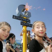 Tbilisis protestuoja dėl dujotiekio atidarymo Gruzijos teritorijoje