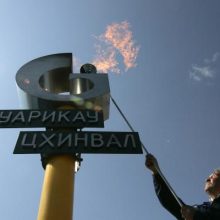 Tbilisis protestuoja dėl dujotiekio atidarymo Gruzijos teritorijoje