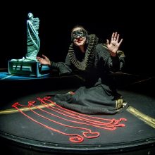 „Keistuolių teatro“ spektaklyje – itališka prabanga ir mistiškos istorijos