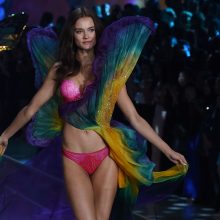 „Victoria's Secret“ modelis K. Jenner: bijojau nesuklupti per jubiliejinį renginį