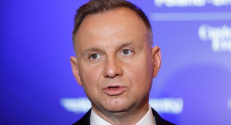 Lenkijos prezidentas priėmė prieštaringai vertinamą įstatymą dėl Rusijos įtakos