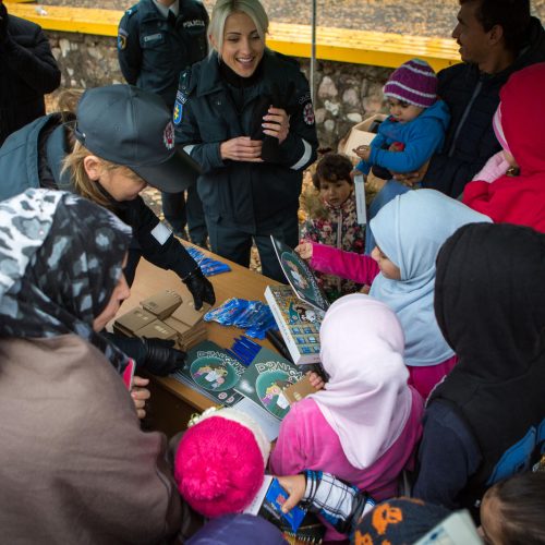 Policijos ir pabėgėlių susitikimas Rukloje  © Elijaus Kniežausko nuotr.