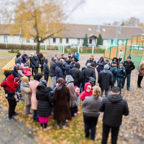 Policijos ir pabėgėlių susitikimas Rukloje  © Elijaus Kniežausko nuotr.