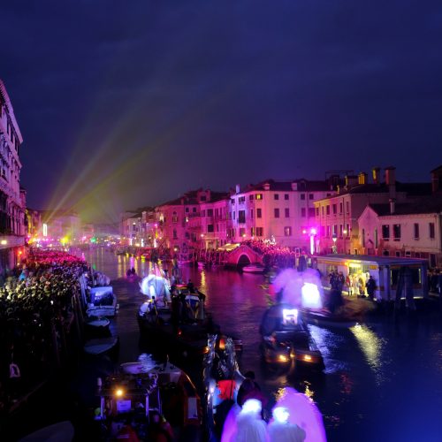 Venecijoje įsibėgėjo tradicinis karnavalas  © Scanpix nuotr.