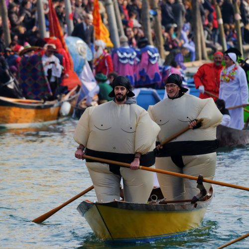 Venecijoje įsibėgėjo tradicinis karnavalas  © Scanpix nuotr.