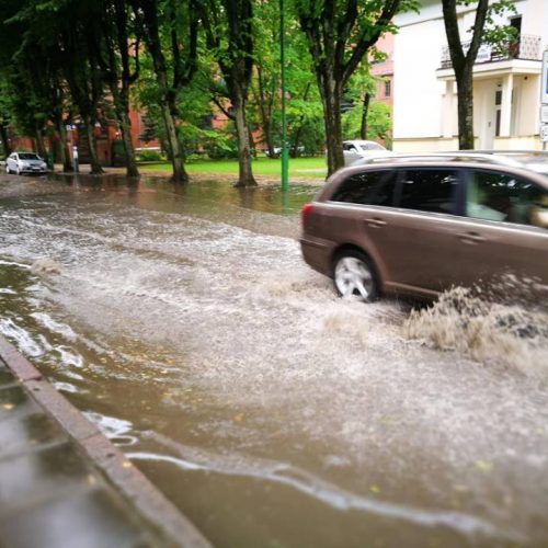 Klaipėdoje patvino gatvės  © Vytauto Petriko nuotr.