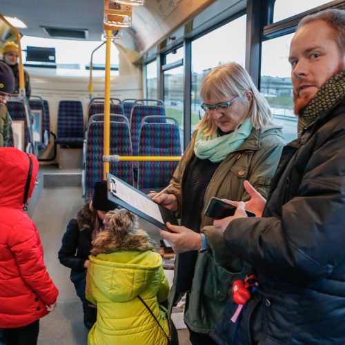 „Muzė veža“ kūrybinės dirbtuvės autobusuose  © Vytauto Petriko nuotr.