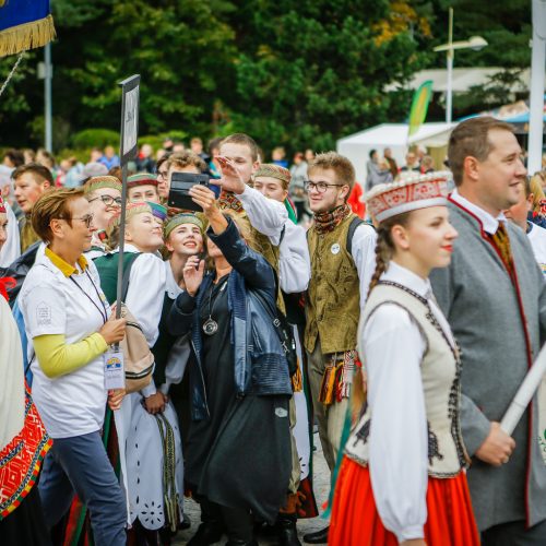 Palanga pražydo ir suskambo tarptautiniu folkloro festivaliu  © Vytauto Petriko nuotr.