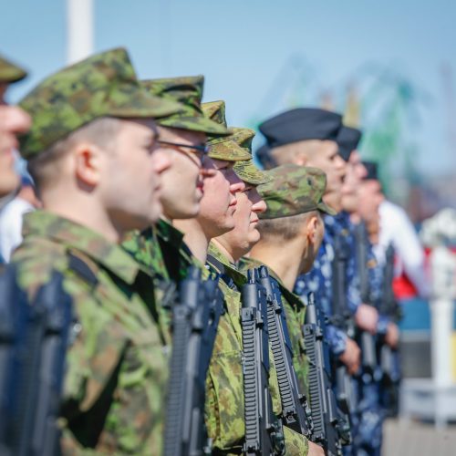 Karinių pajėgų kario ir karininko priesaikos cerenomija  © Vytauto Petriko nuotr.