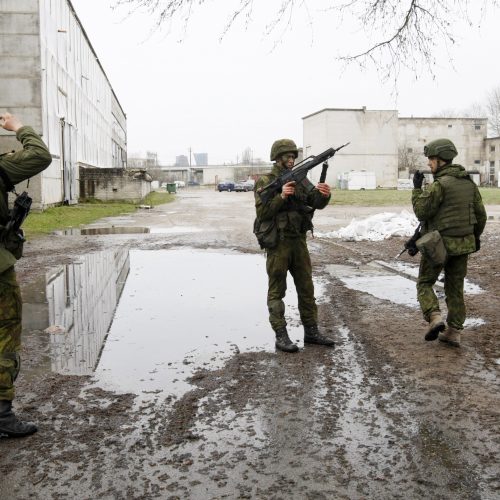 Klaipėdos mieste – ginkluoti kariai  © Vytauto Liaudanskio nuotr.