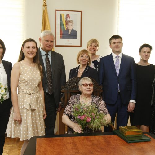 Septynių vaikų mamai – valstybės apdovanojimas  © Vytauto Liaudanskio nuotr.