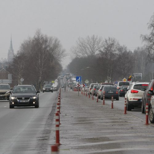 Automobilių eilės į Palangą  © Vytauto Liaudanskio nuotr.