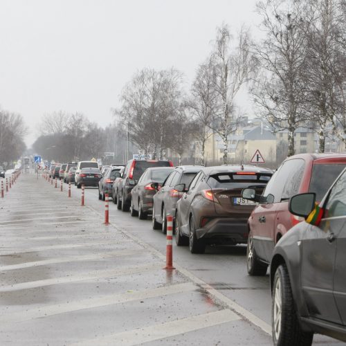 Automobilių eilės į Palangą  © Vytauto Liaudanskio nuotr.