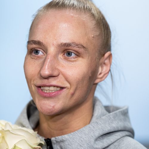 Grįžo bokso čempionato bronzos medalininkė A. Starovoitova  © P. Peleckio / BNS nuotr.