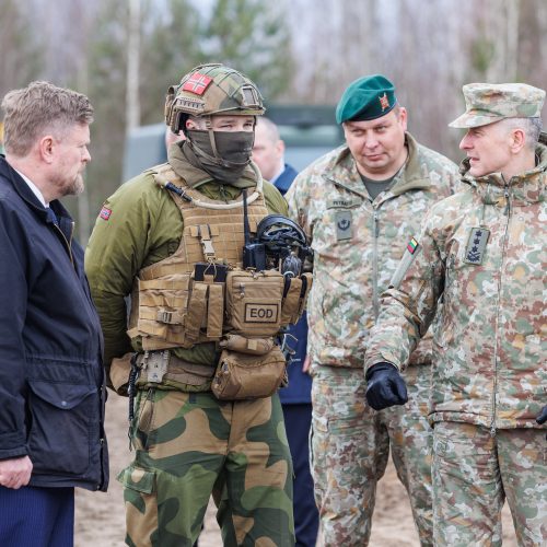 Islandijos ir Lietuvos kariuomenės vadų vizitas Rukloje   © E. Ovčarenko/BNS nuotr.