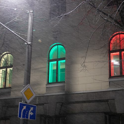 Kauno Filharmonijos languose nušvito trispalvės  © Justinos Lasauskaitės nuotr.