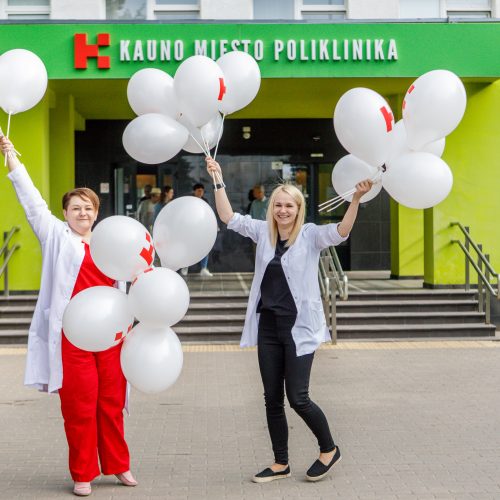 Vaikų gynimo dienos proga - Kauno miesto poliklinikos medikų sveikinimai  © Justinos Lasauskaitės nuotr.