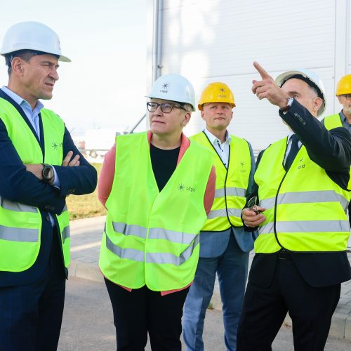 „Litgrid“ pastotėjė Alytuje pristatyti pirmieji sinchroniniai kompensatoriai jungčiai su kontinentinės Europos tinklais  © T. Biliūno / BNS nuotr.